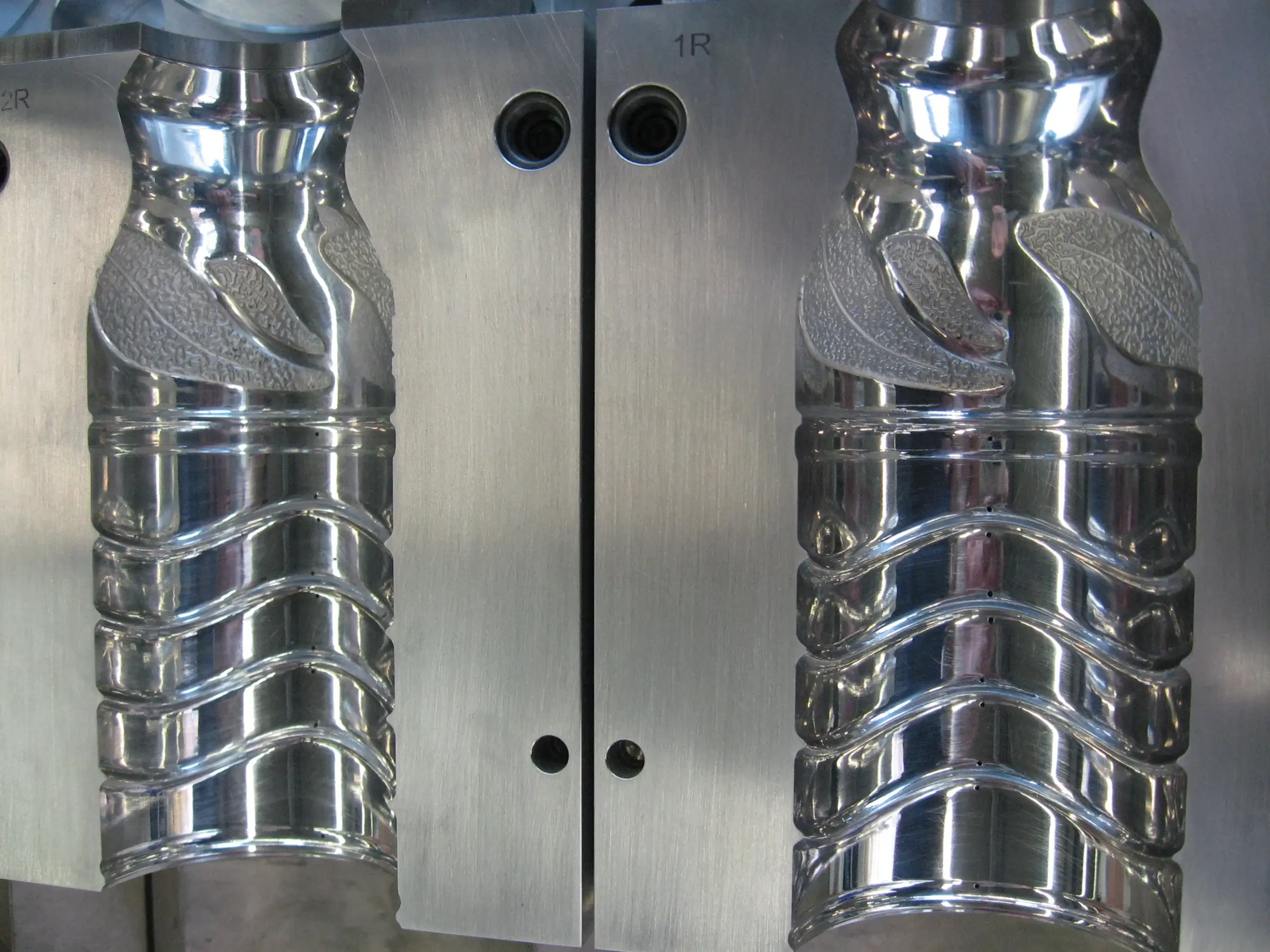 GPT blow mold KOSME